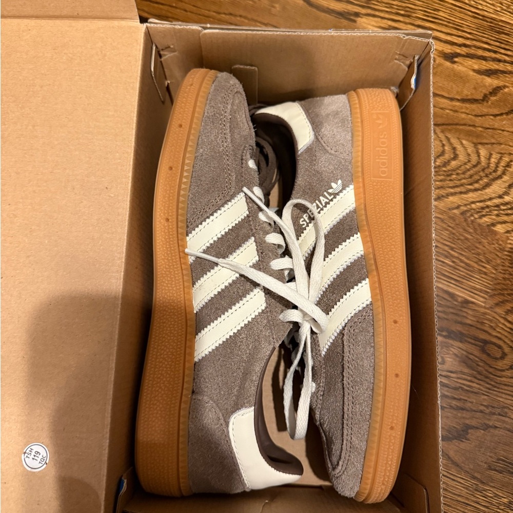 Adidas womens earth strata handball spezial